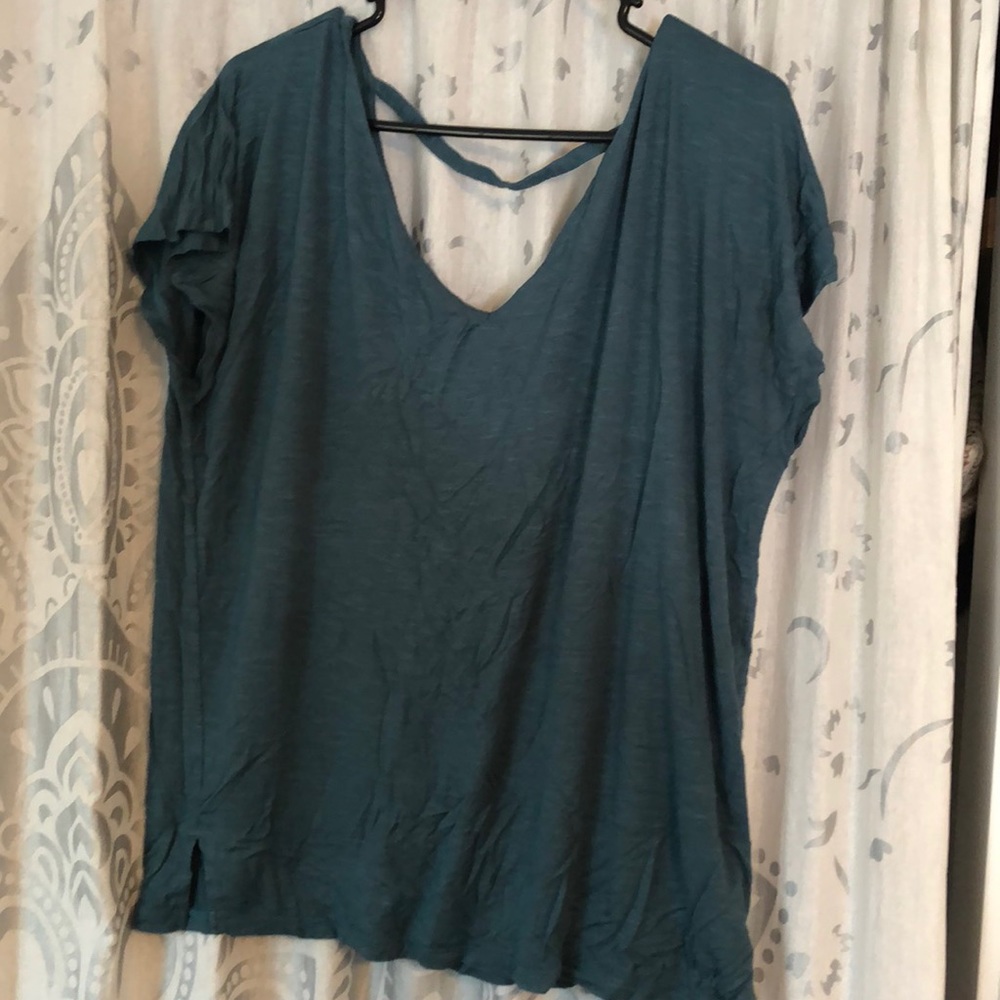 Old navy t-shirt